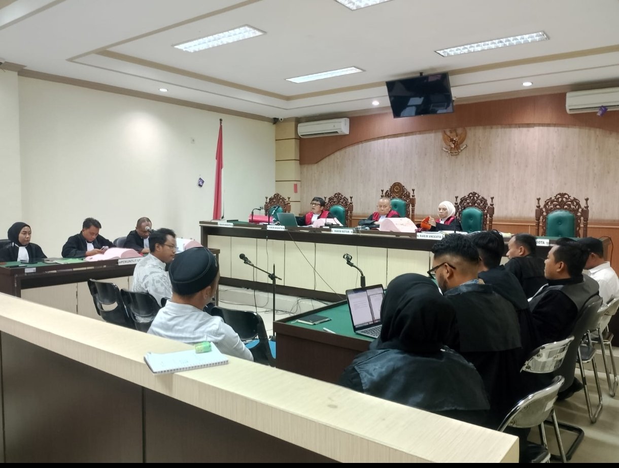 Tangis Pecah di Sidang Tipikor: Pledoi Advokat Noor Muhammad Mengguncang Ruang Sidang, Suara Kemanusiaan Menggema di Pengadilan