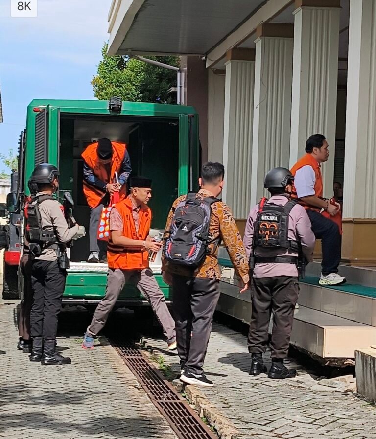 “OTT KPK Meledak di Meja Hijau: Dugaan ‘Dagang Perkara’ Oknum Kejari HSU Mulai Dibongkar di Persidangan”