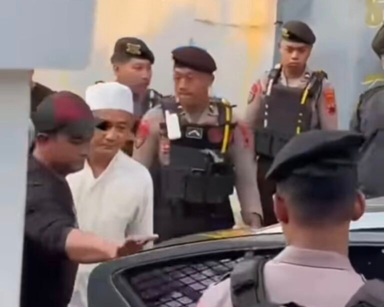 “Topeng Kesalehan Robek di Pekalongan: Pimpinan Padepokan Diciduk, Dugaan Predator Seksual Santriwati Mengguncang Publik”
