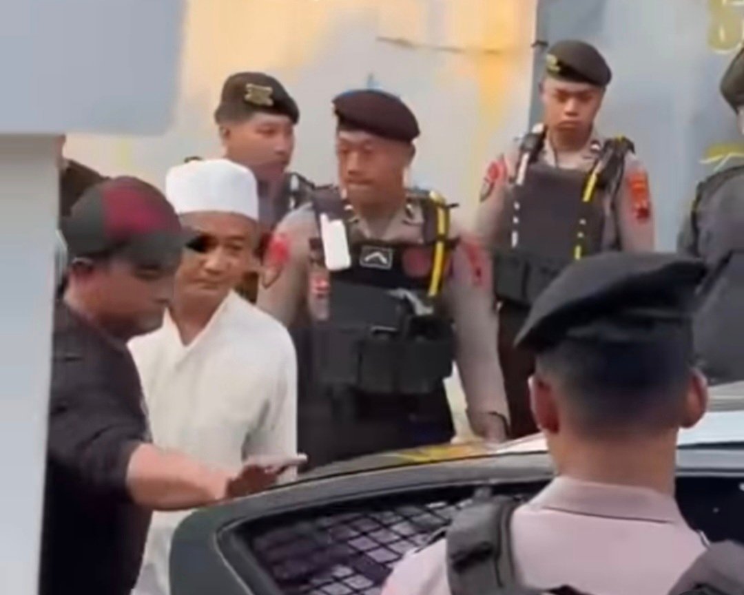 “Topeng Kesalehan Robek di Pekalongan: Pimpinan Padepokan Diciduk, Dugaan Predator Seksual Santriwati Mengguncang Publik”